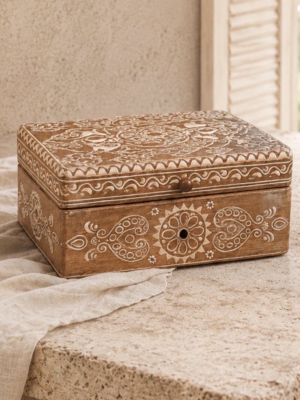 NWT Vintage Large Wooden Hand Carved Ornate Indian Keepsake Box